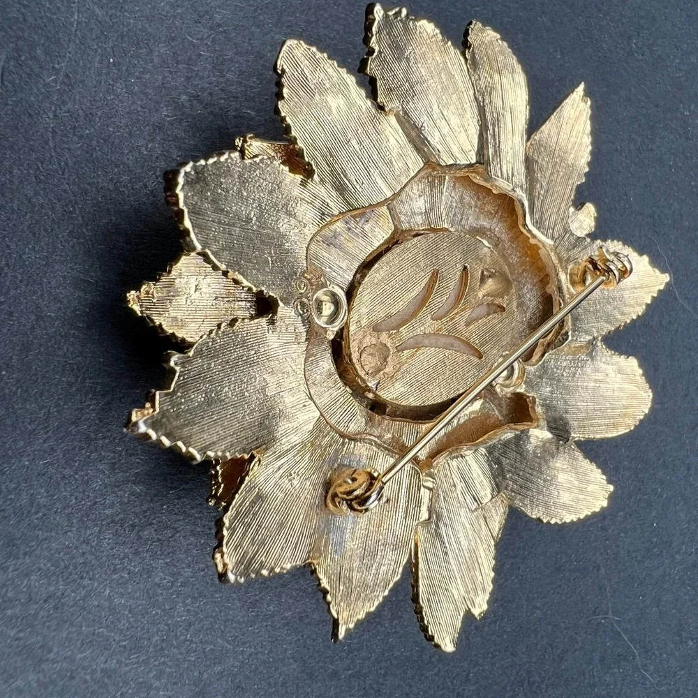 Gold Tone Leaf Brooch Textured Layered Floral‎ Design Vintage Inspired Pin